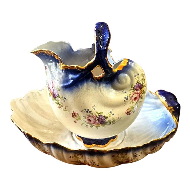 Late 19th Century Staffordshire Floral Seashell Chamber Wash Basin & Pitcher, Gold Trim For Sale