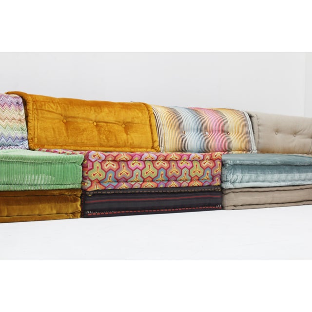 Roche Bobois Mah jong sofa consiting of 15 pieces designed in 1971 by Hans Hopfer. High quality fabric, beautiful vibrant...