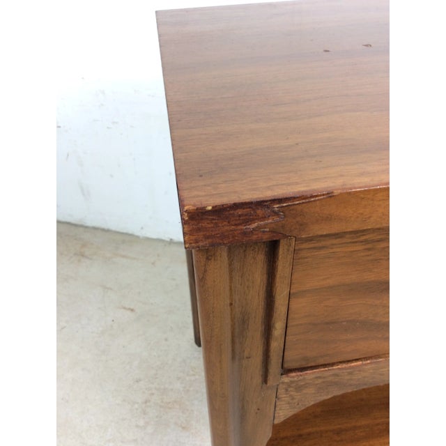 Brown Mid Century Modern Kent Coffey Perspecta End Table With Single Drawer For Sale - Image 8 of 12