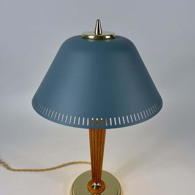 Mid-Century Modern Swedish Walnut and Brass Table Lamp by Erik Tidstrand, 1940s For Sale - Image 10 of 18