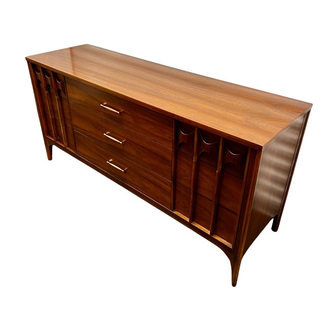 1960s Iconic Walnut and Rosewood Kent Coffey "Perspecta" Mid-Century Modern 9-Drawer Dresser With Mirror For Sale In Chicago - Image 6 of 18