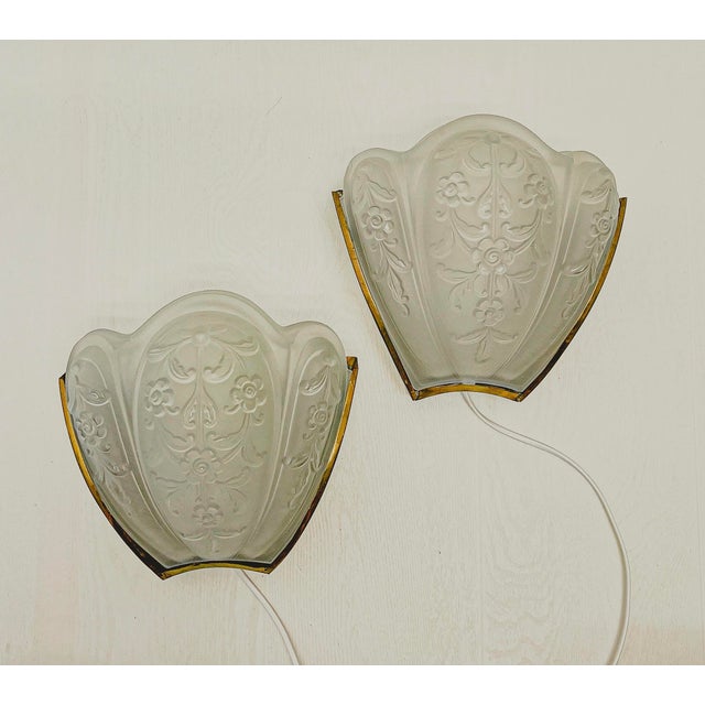 Art Deco Style Brass and Glass Wall Lamps, France, 1940s, Set of 2 For Sale - Image 4 of 18