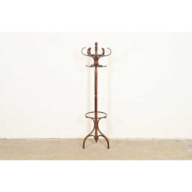 A gorgeous antique Victorian or Edwardian style bentwood hall tree or coat and hat rack In the manner of Thonet USA, Early...
