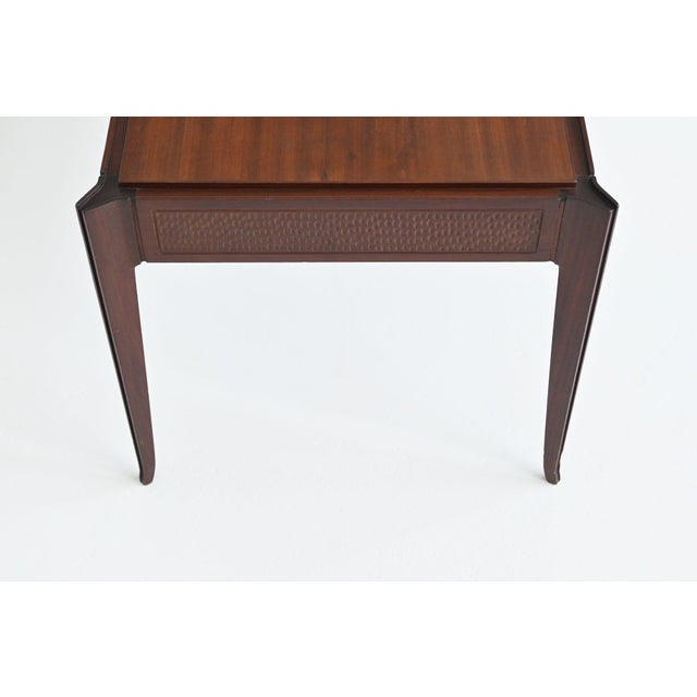 Italian Coffee Table in Mahogany in the style of Vittorio Dassi, Italy, 1960 For Sale - Image 6 of 18