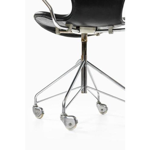 Office Chair in Leather, Steel and Rosewood by Arne Jacobsen for Fritz Hansen, 1967 For Sale - Image 6 of 11