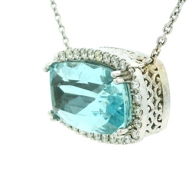 18k White Gold 20 Carat Aquamarine and 2 Carat Diamond Necklace For Sale - Image 10 of 11