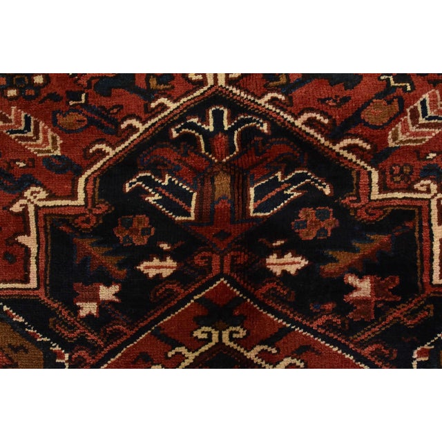 Heriz Rug 9’9” X 13’2” Red Wool Vintage Traditional Hand-Knotted Carpet For Sale - Image 9 of 15