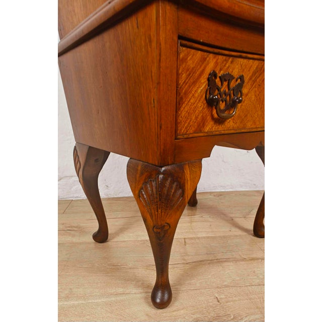 Walnut Chest of Drawers Cabriole Legs Shell Serpentine 1930s Postage Available For Sale - Image 11 of 18