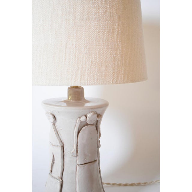 "Kasaï" Avignon off white ceramic lamp 32cm, Barracuda Edition. "Kasaï" Avignon off white ceramic lamp ornamented with...