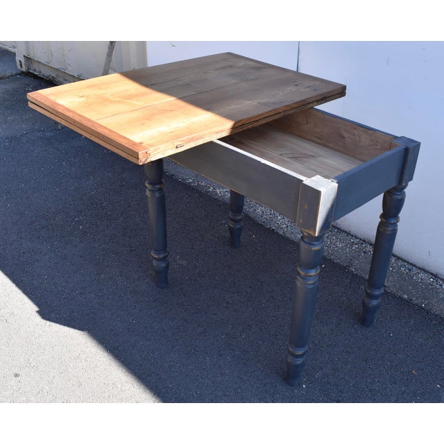 Wood Pine Turned Leg Swivel-Top Table For Sale - Image 7 of 9