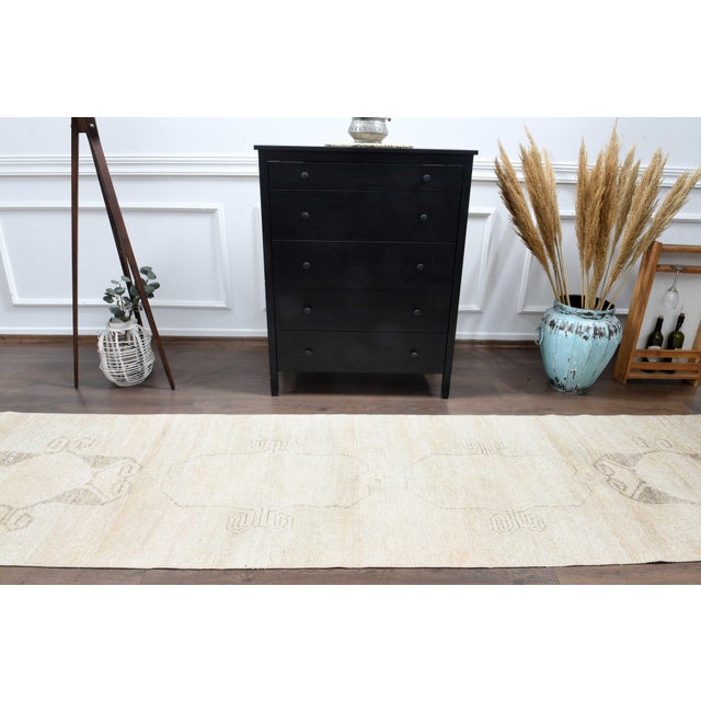 1970s Vintage Turkish Handmade Wool Cotton Beige Runner Rug For Sale - Image 9 of 11