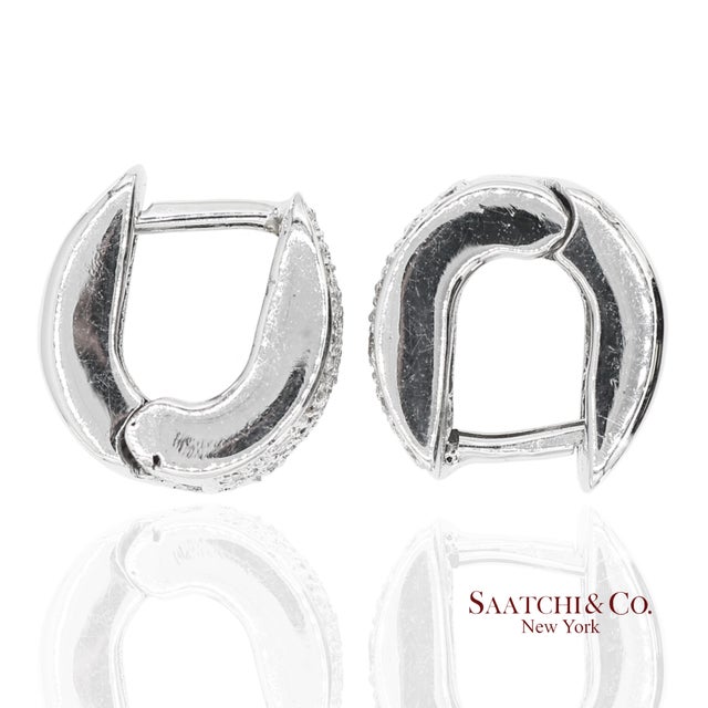 18k 750 Solid White Gold Natural Diamond Huggie Hoop Earrings, Pair For Sale In New York - Image 6 of 12