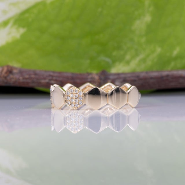 Metal Diamond Band Ring With Earth-Mined Diamonds in Solid 14k Gold, Fine Jewelry For Sale - Image 7 of 10