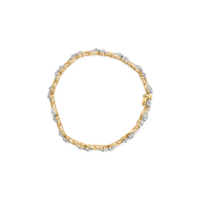 Contemporary 10k Yellow Gold 3.00 Cttw Round-Cut and Baguette-Cut Floral Link 7.25" Bracelet (I-J Color, I1-I2 Clarity) For Sale - Image 3 of 6