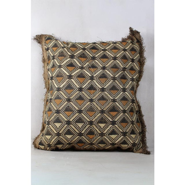 Vintage Showa Cloth Cushion For Sale - Image 5 of 5