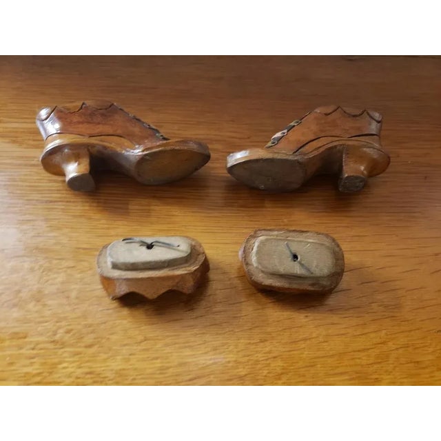 Brown Pair of 1880 English Victorian Carved Walnut Treen Boot Snuff Boxes For Sale - Image 8 of 8