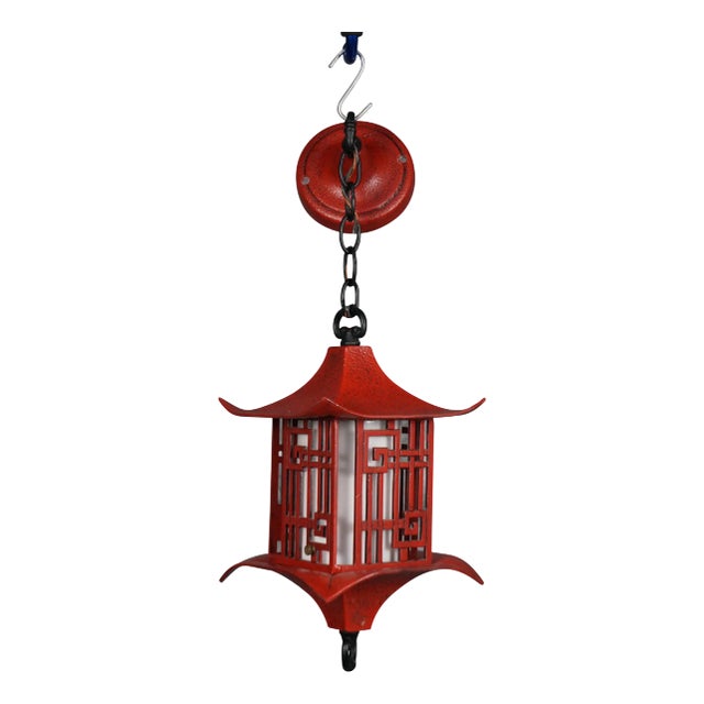 1960s Red Metal Chinoiserie Chinese Pagoda Hanging Lantern Pendant Light For Sale