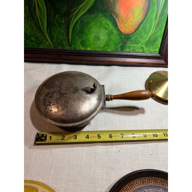 Up for consideration is a beautiful equestrian silent butler. This would look lovely in your home and it is a great find...