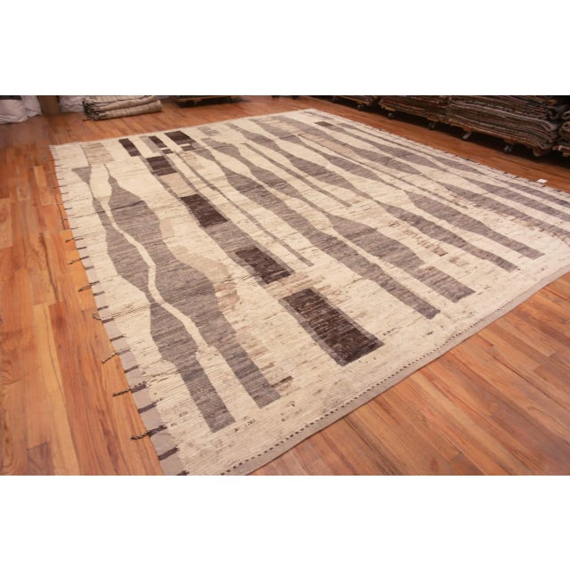 Nazmiyal Collection Large Tribal Modern Area Rug For Sale - Image 4 of 9