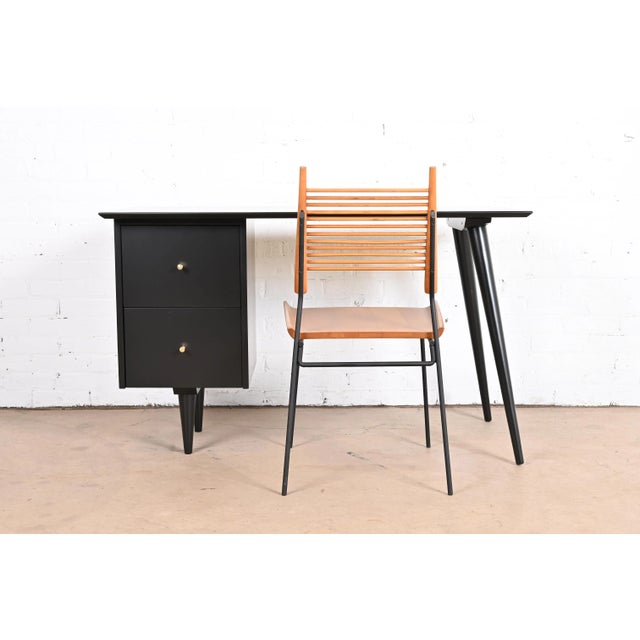 Paul McCobb Planner Group Mid-Century Modern Writing Desk, Newly Refinished For Sale - Image 12 of 13