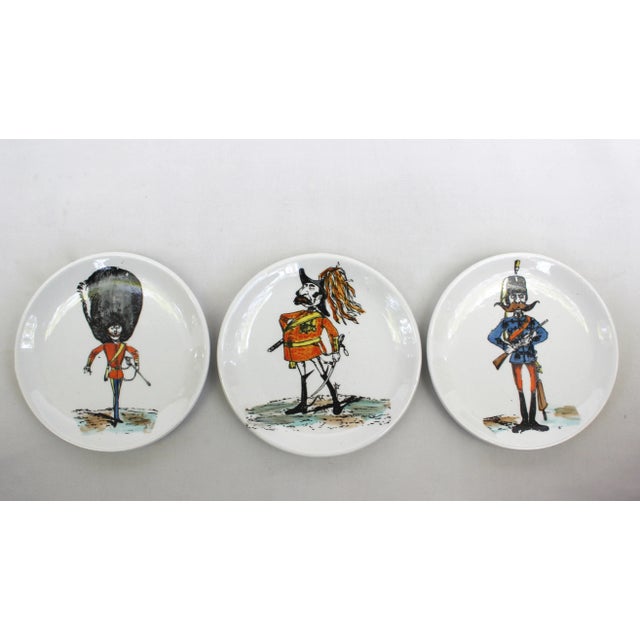 1960s 1960s Soldier Caricature Porcelain Coasters from Bucciarelli, Piero Fornasetti Attributed - Set of 7 For Sale - Image 5 of 7