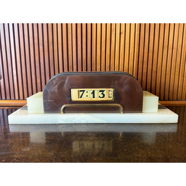 You are viewing a fantastic Manhattan Clock, designed by Ken Weber for the Lawson Clock Company c1930s. The design...