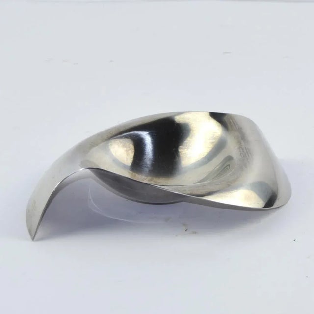 Georg Jensen is a Danish brand with tradition, on the market for more than 100 years. Its modern, minimalist design is...