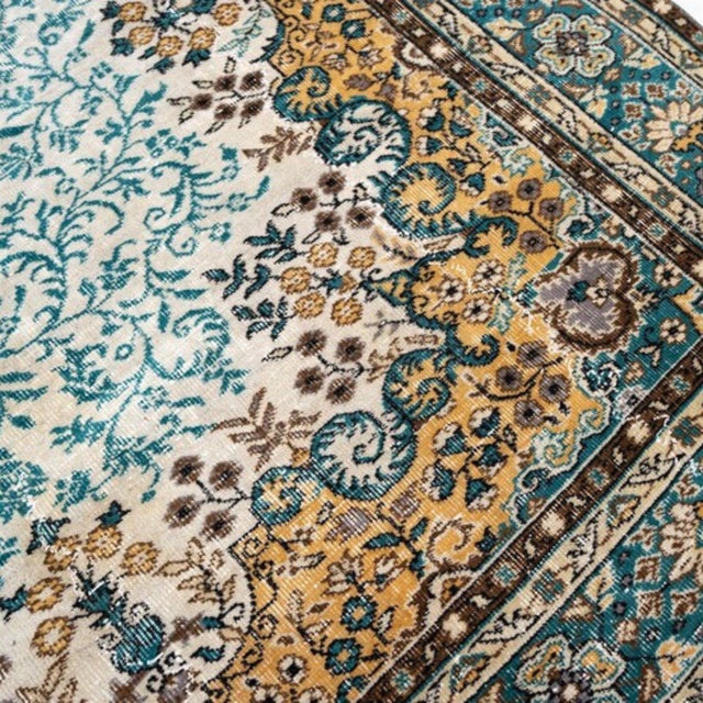 Vintage 1960s Turkish Rug, Ivory & Teal With Saffron Spandrels, Kerman Style – 7'0" X 9'7" For Sale - Image 4 of 12