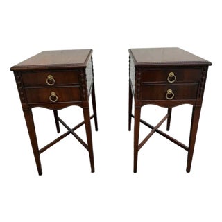 Pair of Early 20th Century Hepplewhite Style Mahogany Carved End-Side Tables For Sale