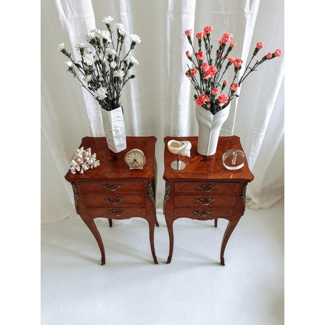 Brown Louis XV French Bedside Tables with Floral Marquetry, 1940s, Set of 2 For Sale - Image 8 of 17