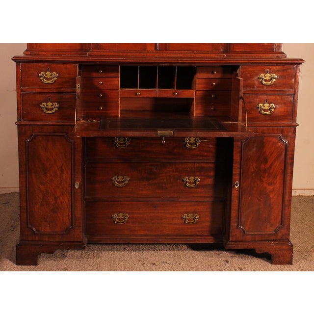 18th Century Mahogany Showcase Cabinet For Sale - Image 14 of 15