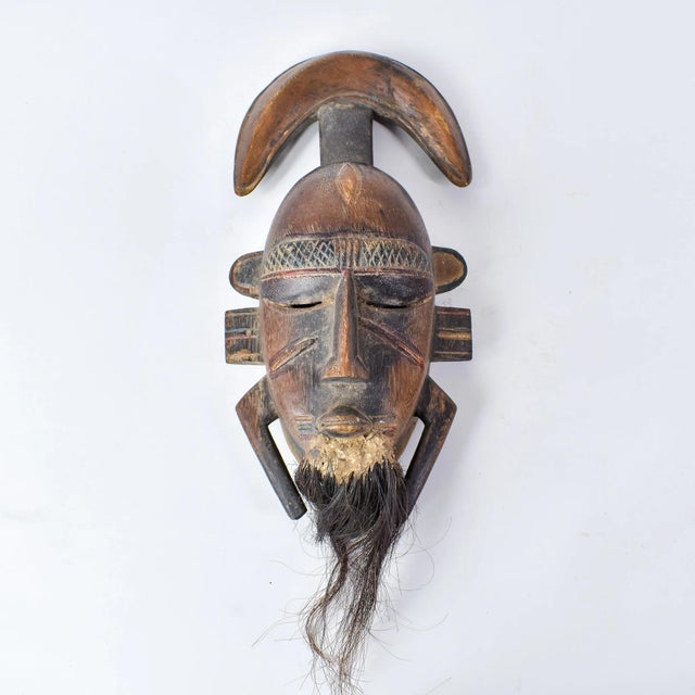 Early 20th Century Djimini Ligbi Do Society Mask on Custom Stand Côte d'Ivoire For Sale - Image 13 of 13
