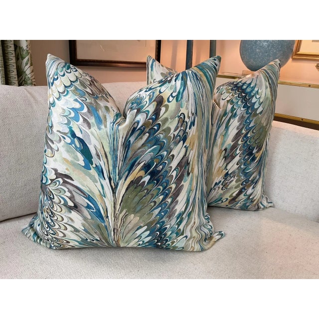 LOVE this inspiring and fun feather print from Lee Jofa's Manor House collection. "Taplow" in Peacock and Gold is a great...