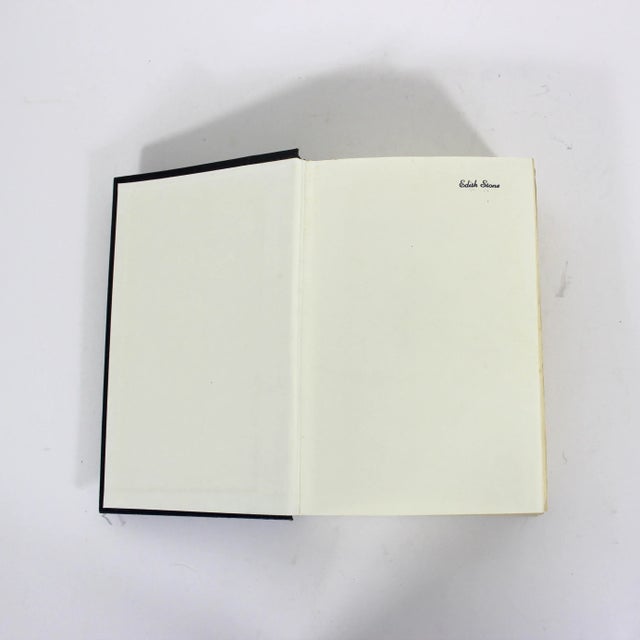 Paper 1972 Amy Vanderbilt’s Etiquette the Guide to Gracious Living Hard Cover Book Hardcover For Sale - Image 7 of 11