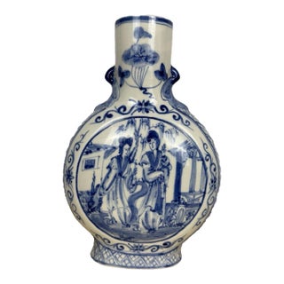 1970s Chinese Blue White Double Handle Moon Flask Porcelain Vase 10.5" People Theme For Sale