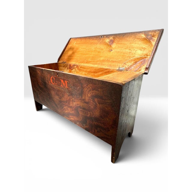 Early 19th Century American Folk Art Six-Board Blanket Chest. For Sale - Image 4 of 16