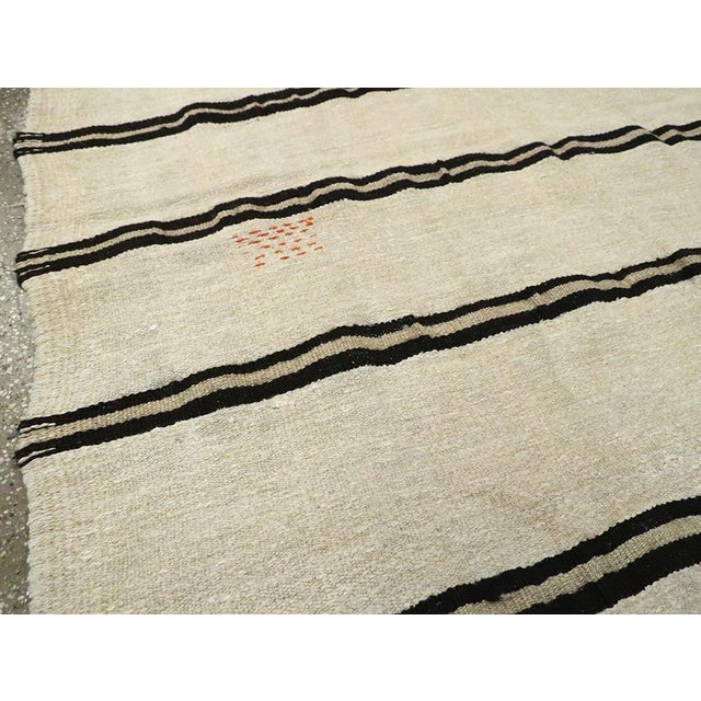Galerie Shabab Collection Mid-20th Century Turkish Flatweave Kilim Gallery Rug For Sale In New York - Image 6 of 10