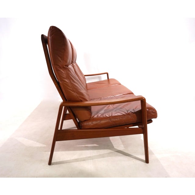Mid-Century Modern Comfort 3-Seater Sofa in Leather by Arne Wahl Iversen, 1960s For Sale - Image 3 of 18