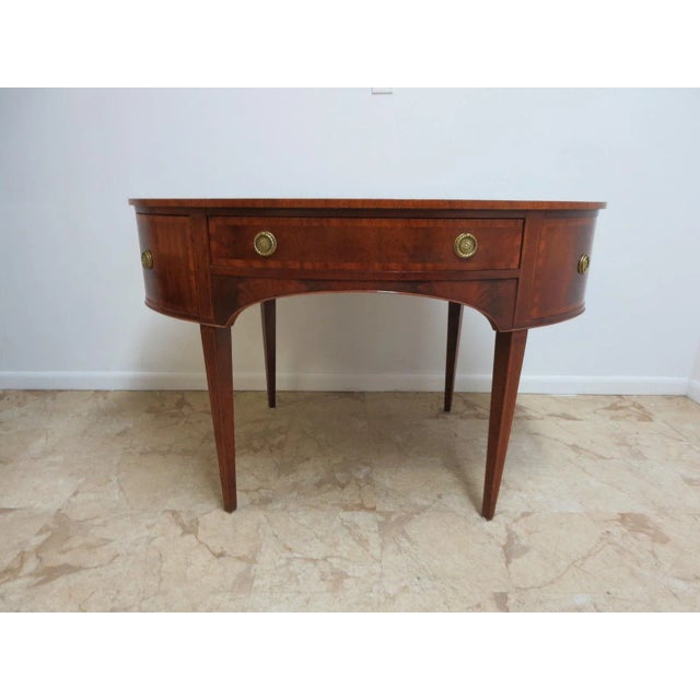 Henredon flame mahogany oval server. Wonderful piece, has full 360 use. Great shape, tight and sturdy with light wear. Top...