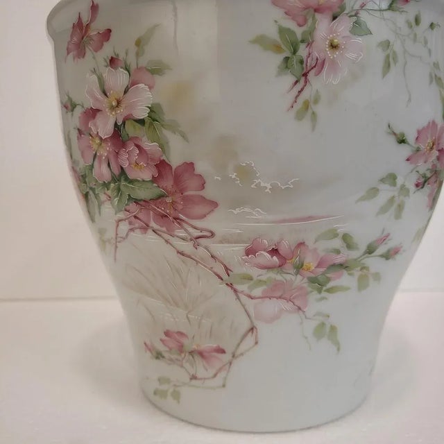 Floral Design Cache Pot from Limoges Porcelain, 1960s For Sale - Image 14 of 18