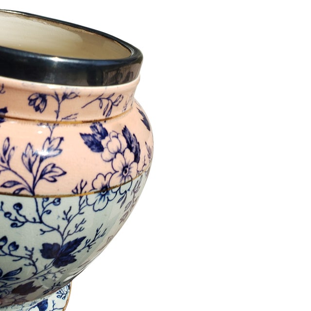 Antique English Flow Blue Jar | Vintage Biscuit Barrel Vase With Peach & Gilt For Sale - Image 4 of 10