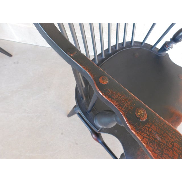 Great Windsor Chair Co Continuous Arm Bow Back Windsor Chairs - Set of 4 For Sale - Image 10 of 16