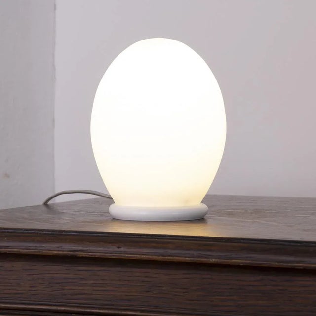 Small White Satin Murano Glass Table Lamp, Italy For Sale - Image 4 of 10