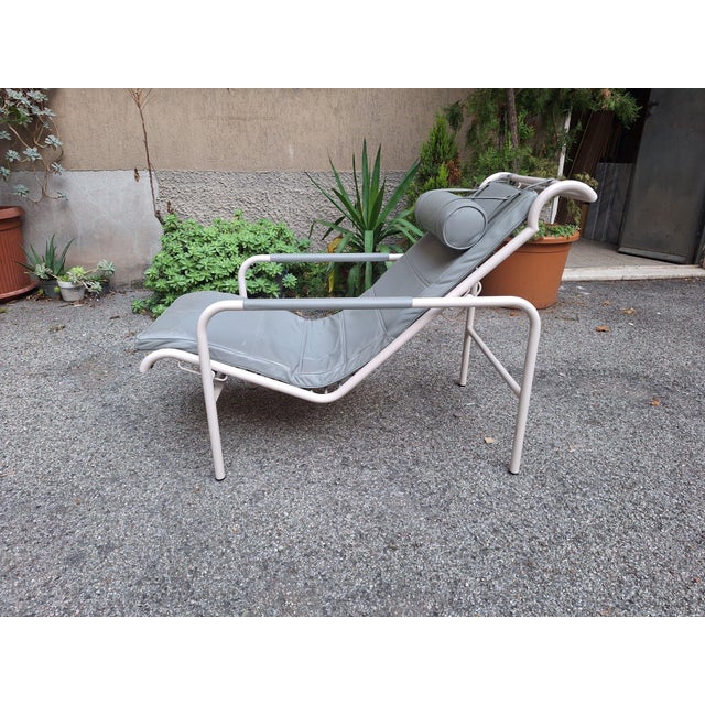 Genni Model Chaise Longue in White Frame and Grey Leather by Gabriele Mucchi for Zanotta, 1990s For Sale - Image 18 of 18