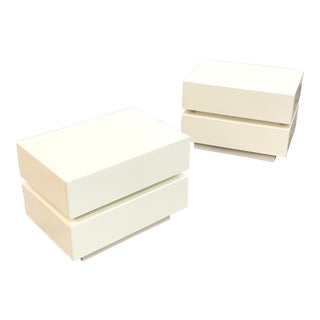 Pair of Vintage White Laquered Nightstands For Sale