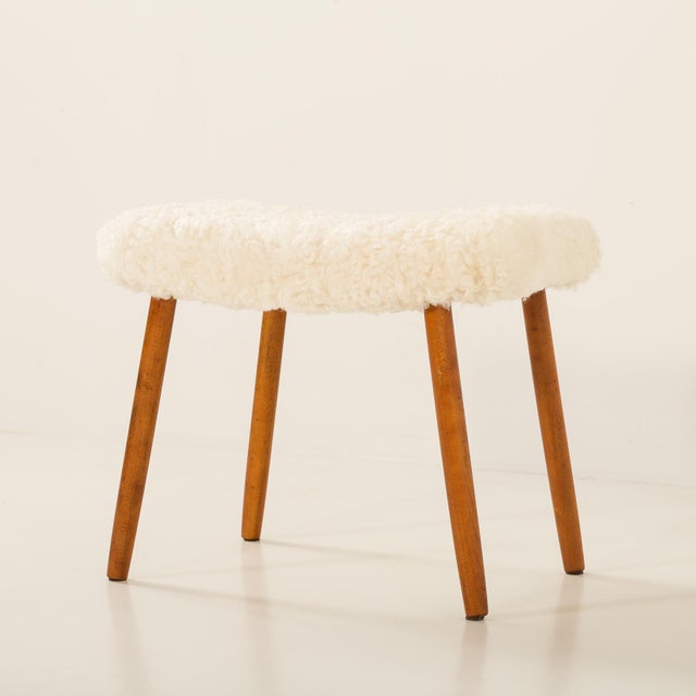 1960s Mid-Century Modern Danish Ottoman in Sheepskin, 1960s For Sale - Image 5 of 7