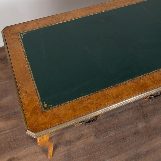 French Early 20th Century Louis XV Style Burlwood Writing Desk With Leather Top For Sale - Image 3 of 18
