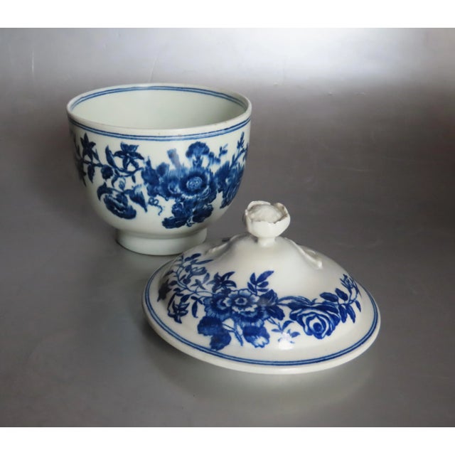 18th Century Blue and White Worcester Sugar Jar Lid For Sale - Image 4 of 9