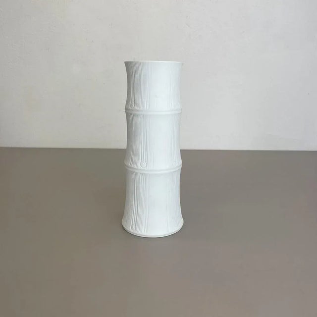 Op art porcelain vase producer: hutschenreuther, germany designer: heinrich fuchs decade: 1970s this original vintage op...