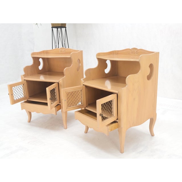 Mid 20th Century Pair Lattice Doors End Tables Night Stands White Wash Finish French Provincial! For Sale - Image 5 of 16